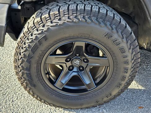 Used 2018 Jeep Wrangler Unlimited Sport S image 10