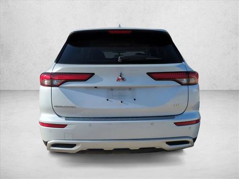 Used 2024 Mitsubishi Outlander SE FWD image 6