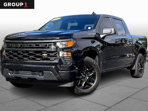 Used 2023 Chevrolet Silverado 1500 Custom image 1