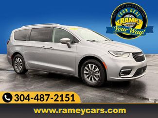 Used 2021 Chrysler Pacifica Touring-L video 1
