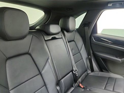 Used 2021 Porsche Cayenne Base image 25