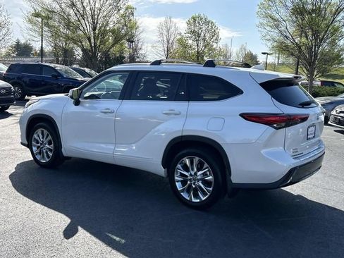 Used 2021 Toyota Highlander Limited image 6