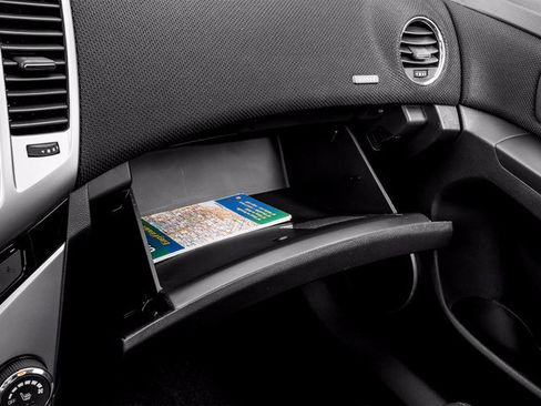 Used 2016 Chevrolet Cruze LT w/ Sun And Sound Package FWD image 19