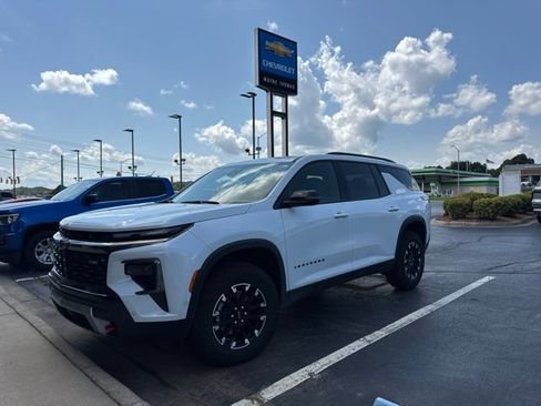 Used 2026 Chevrolet Traverse Z71 w/ Enhanced Driving Package AWD/4WD image 1