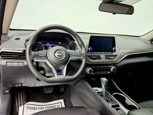 Used 2024 Nissan Altima 2.5 SV AWD/4WD image 11