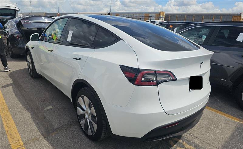 Used 2024 Tesla Model Y Long Range AWD/4WD image 9