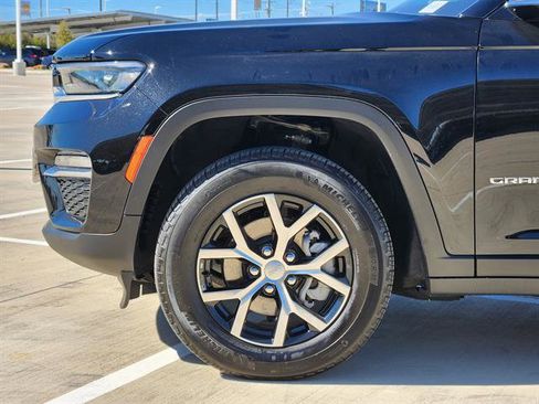 Used 2024 Jeep Grand Cherokee Limited image 6