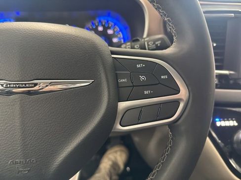 Used 2023 Chrysler Voyager LX image 37