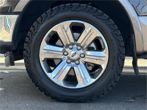 Used 2019 Ford F150 Lariat image 31