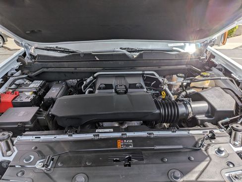 Used 2025 Chevrolet Colorado W/T w/ WT Convenience Package II AWD/4WD image 33