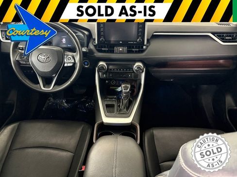 Used 2021 Toyota RAV4 Limited FWD image 39