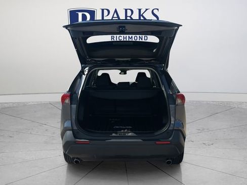 Used 2022 Toyota RAV4 LE image 19
