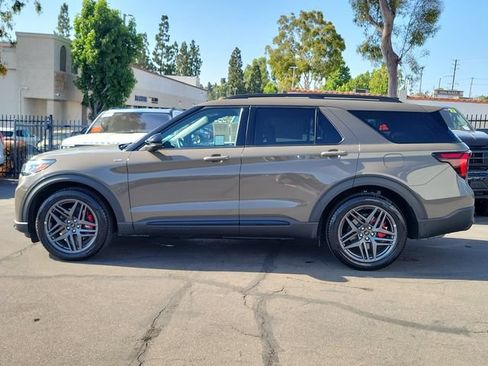 Used 2026 Ford Explorer ST-Line w/ ST-Line Street Pack RWD image 28