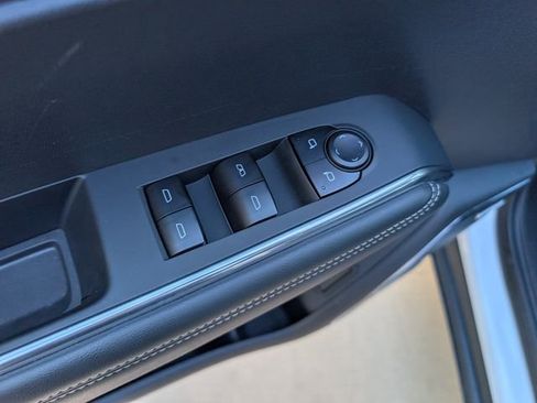 Used 2025 GMC Acadia Elevation image 19