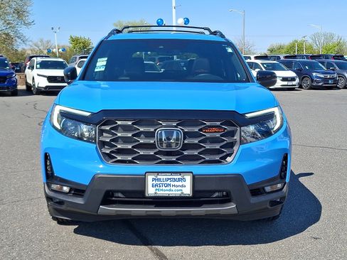 Used 2024 Honda Passport TrailSport image 2