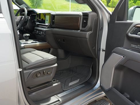 Certified 2025 Chevrolet Silverado 1500 High Country w/ High Country Premium Package AWD/4WD image 30