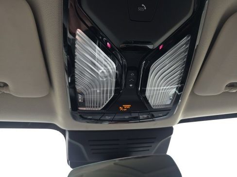 Used 2025 BMW X7 xDrive40i image 43