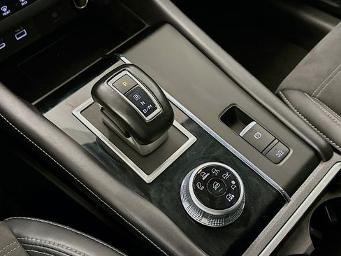 Used 2024 Mitsubishi Outlander SE image 25