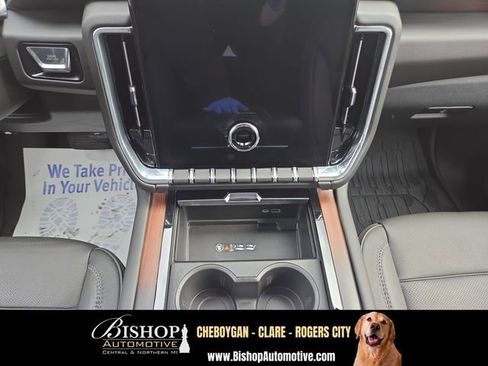 Used 2025 GMC Yukon Denali w/ LPO, Floor Liner Package AWD/4WD image 10