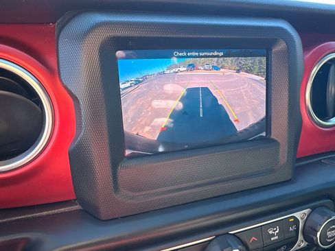 Used 2021 Jeep Wrangler Unlimited Rubicon w/ LED Lighting Group image 29