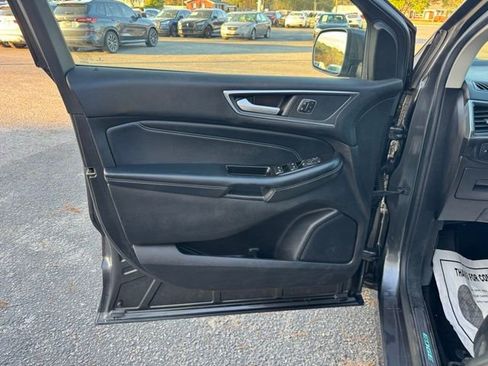 Used 2017 Ford Edge Titanium w/ Equipment Group 301A image 17