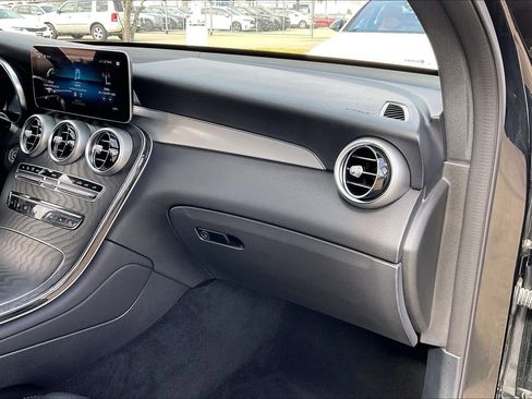 Used 2022 Mercedes-Benz GLC 300 image 16