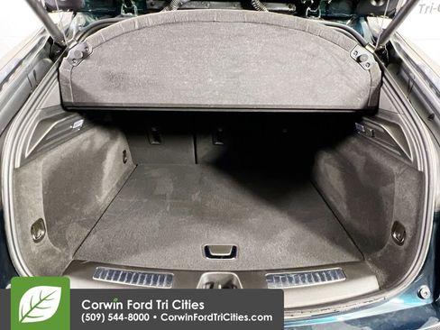 Used 2024 Cadillac XT4 Sport image 14