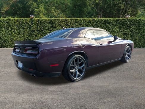 Used 2020 Dodge Challenger SXT w/ Plus Package image 4