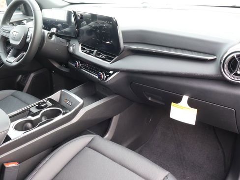 New 2026 Chevrolet Equinox LT w/ Convenience Package II image 40