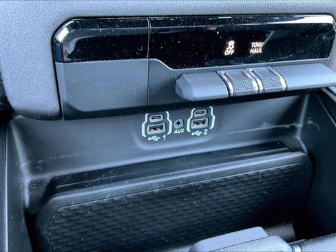 Used 2023 RAM 1500 Big Horn AWD/4WD image 16