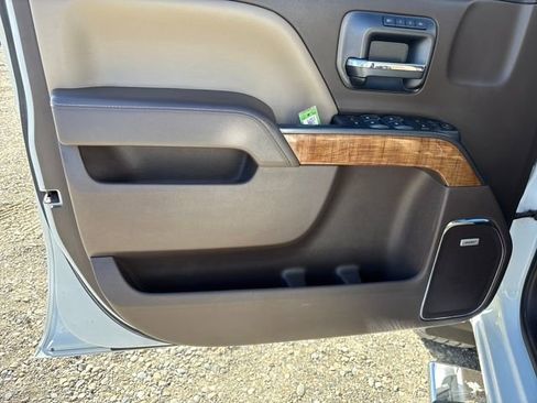 Used 2018 GMC Sierra 3500 SLT w/ Duramax Plus Package image 11