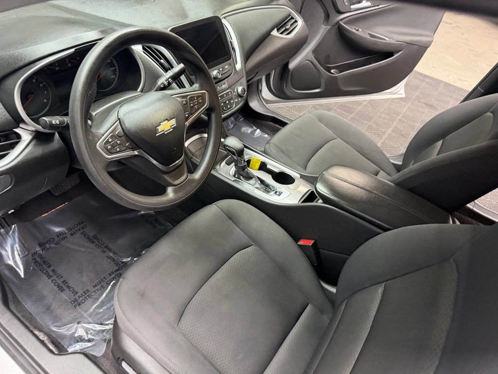 Used 2022 Chevrolet Malibu LT FWD image 32