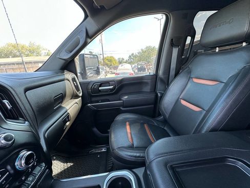 Used 2022 GMC Sierra 2500 AT4 w/ Gooseneck/5TH Wheel Package image 10