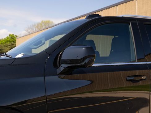 New 2025 Chevrolet Suburban LS image 9