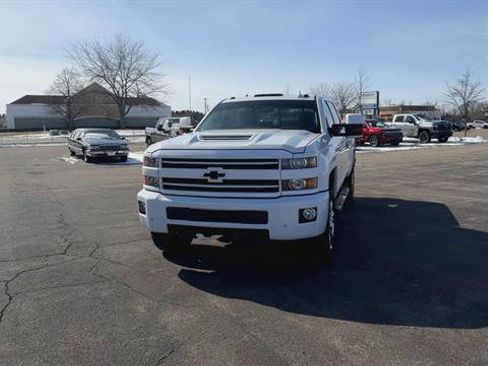 Used 2019 Chevrolet Silverado 2500 High Country image 4