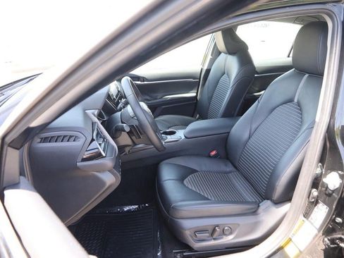 Used 2024 Toyota Camry SE FWD image 8
