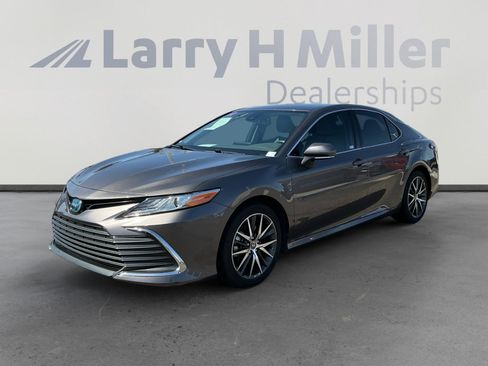 Used 2022 Toyota Camry XLE FWD image 1
