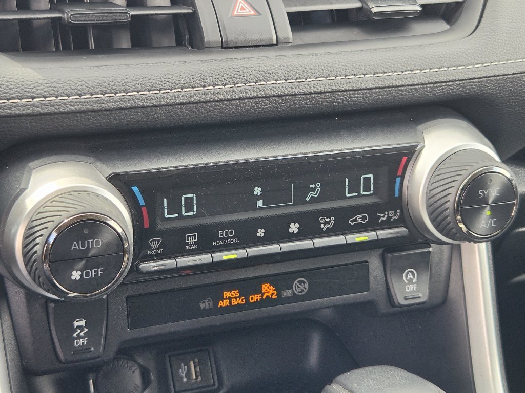 Used 2025 Toyota RAV4 XLE FWD image 20