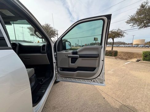 Used 2017 Ford F150 XLT RWD image 15