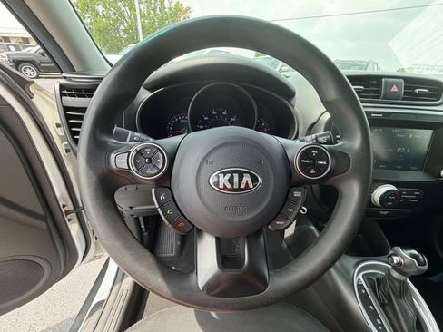 Used 2019 Kia Soul + FWD image 29