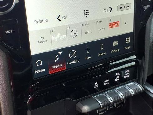 Used 2022 RAM 1500 Big Horn AWD/4WD image 14