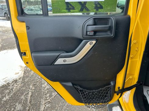 Used 2015 Jeep Wrangler Unlimited Sahara image 13