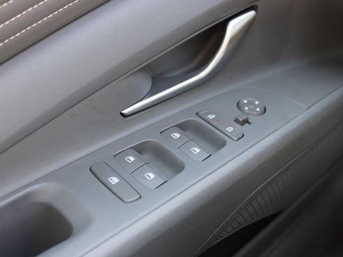 Used 2025 Hyundai Elantra Sport FWD image 35
