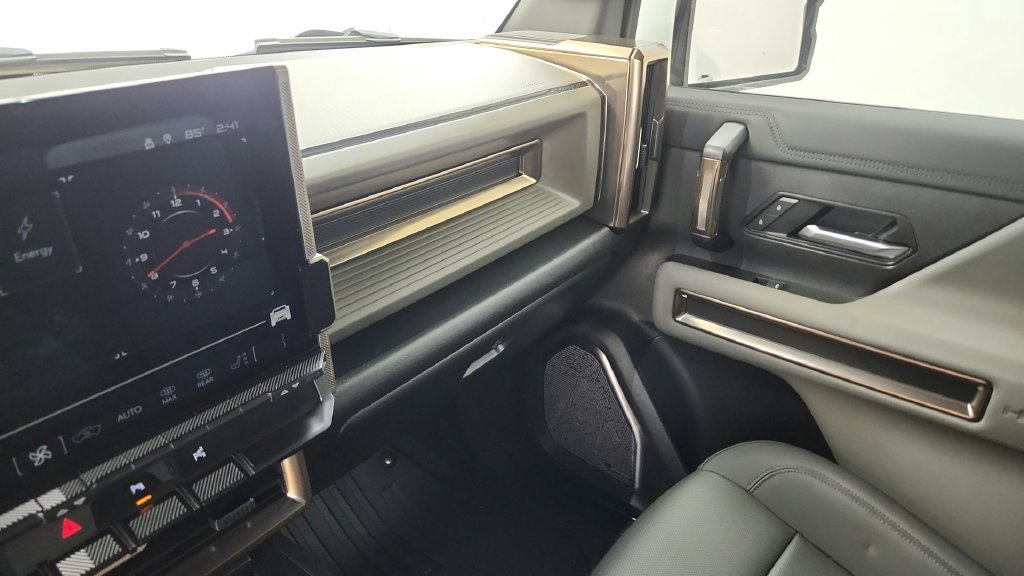 Used 2025 GMC Hummer EV 2X w/ LPO, Sport Package AWD/4WD image 15