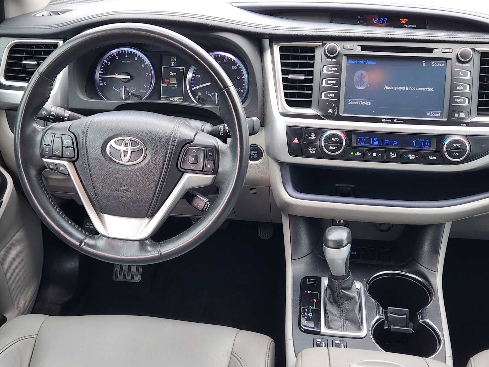 Used 2014 Toyota Highlander XLE FWD image 25