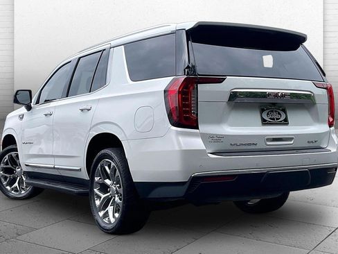Used 2022 GMC Yukon SLT w/ SLT Premium Package AWD/4WD image 11