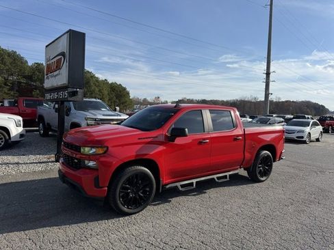 Used 2021 Chevrolet Silverado 1500 Custom image 1