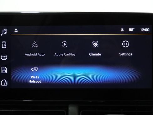 Used 2025 Chevrolet Trax LT FWD image 17