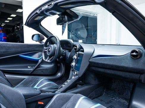 Used 2020 McLaren 720S Performance RWD image 28