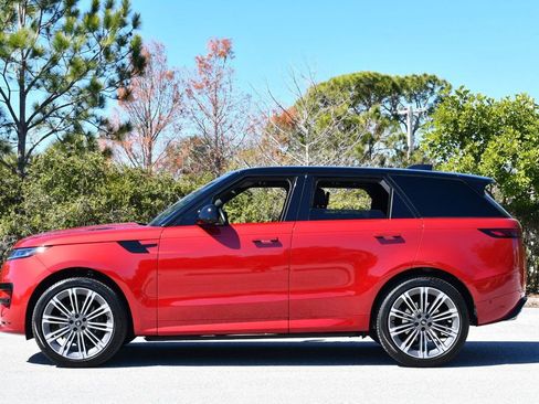 Used 2024 Land Rover Range Rover Sport Dynamic SE image 3